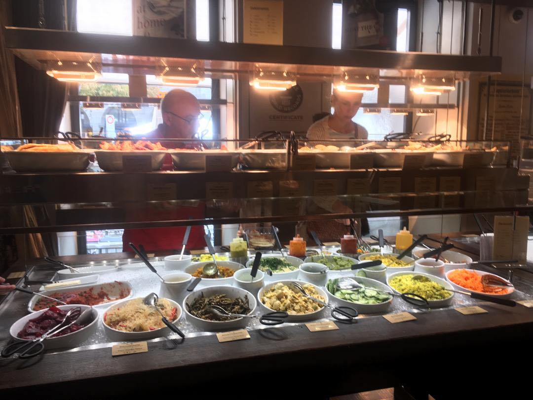 41810920_331171684296799_1098687560990851072_n