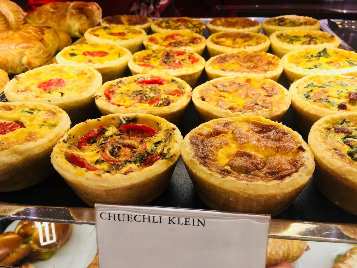 41861669_317328579073653_4336125396366917632_n