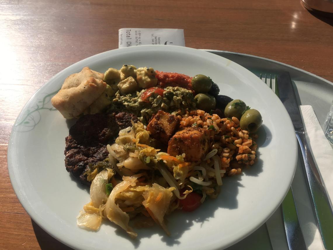 41938997_1836244546496991_858176015254421504_n