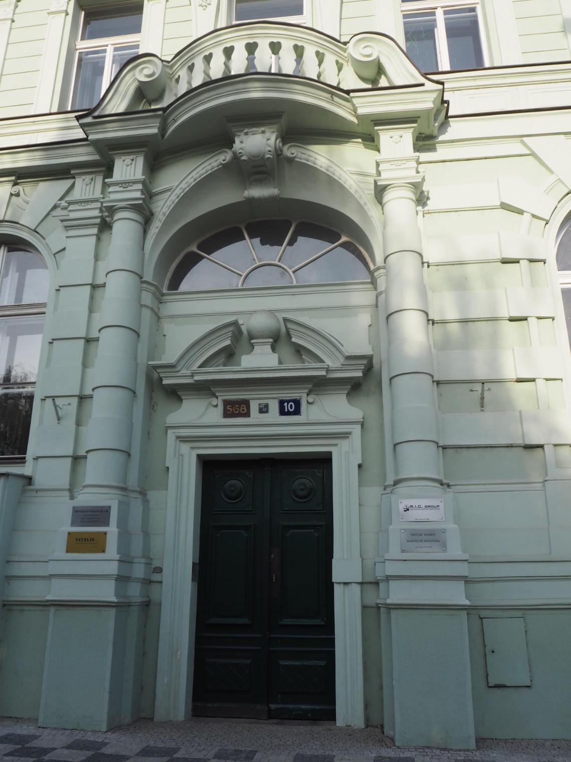 43480477_758461814514282_1195424638407016448_n