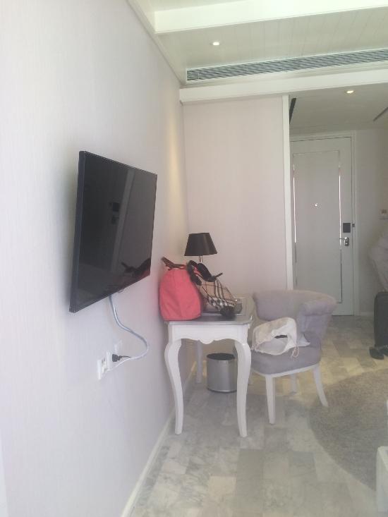 bathroom-wardrobe-and